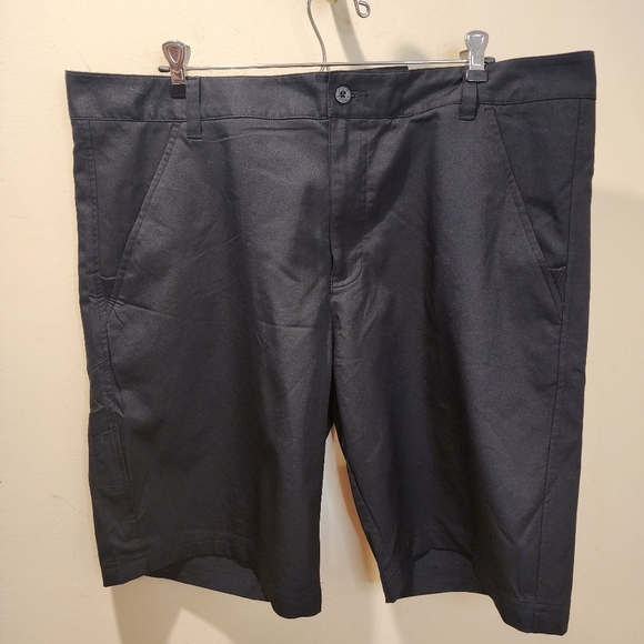 FILA Men's Black Golf Bermuda Flat Front Short Size 38 - Picture 4 of 13